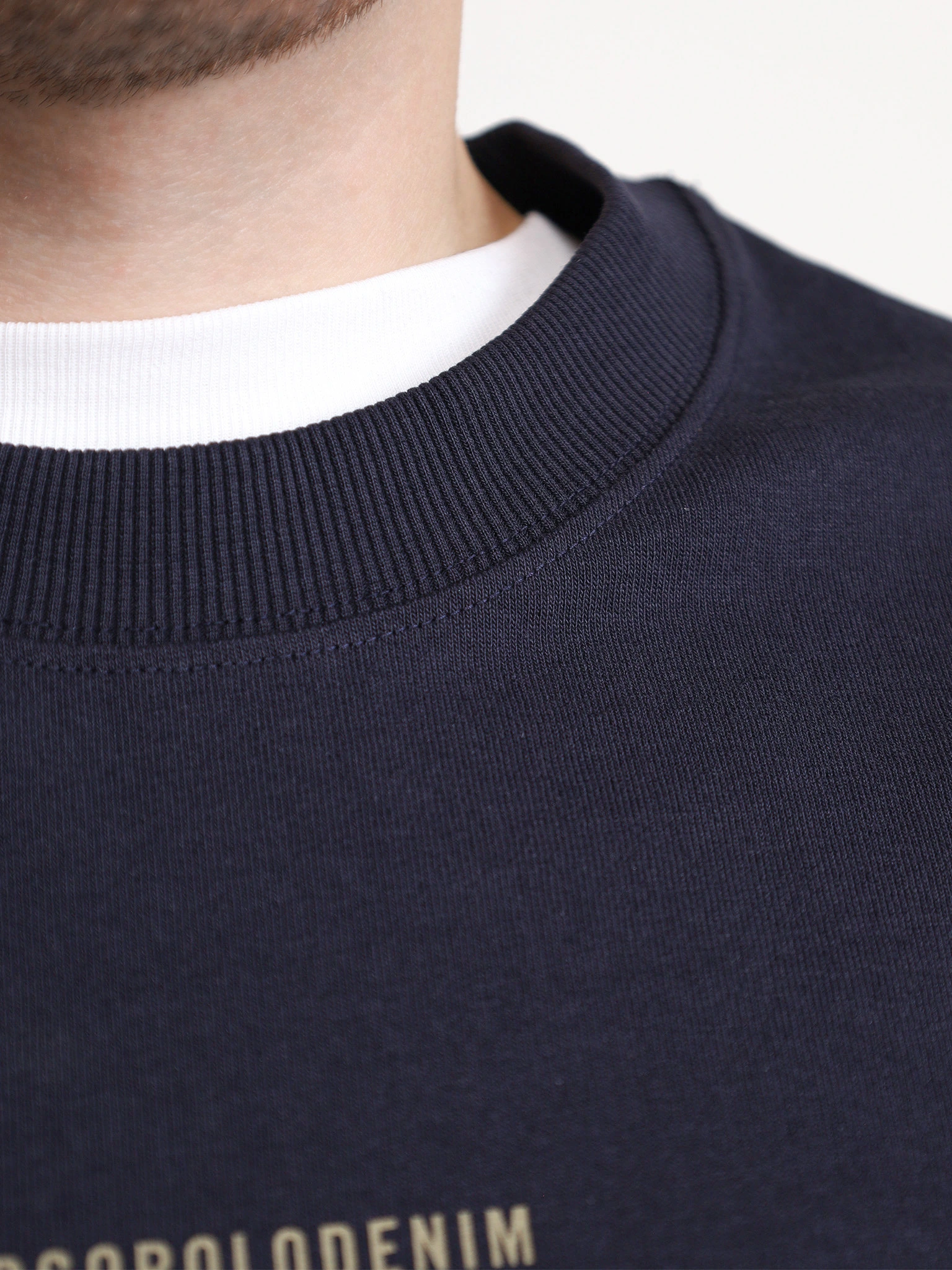 Лонгслив темно-синего цвета из хлопка 